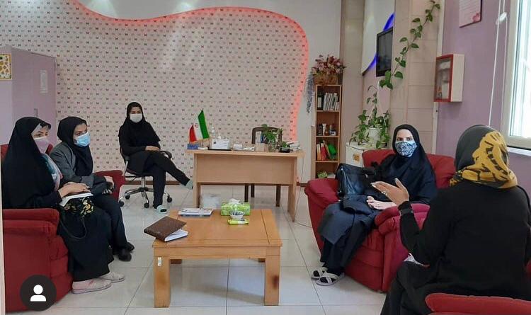 نمايندگان اداره كل آموزش هاي شهروندي واداره كل اموربانوان از اتاق مادروكودك بيهقي